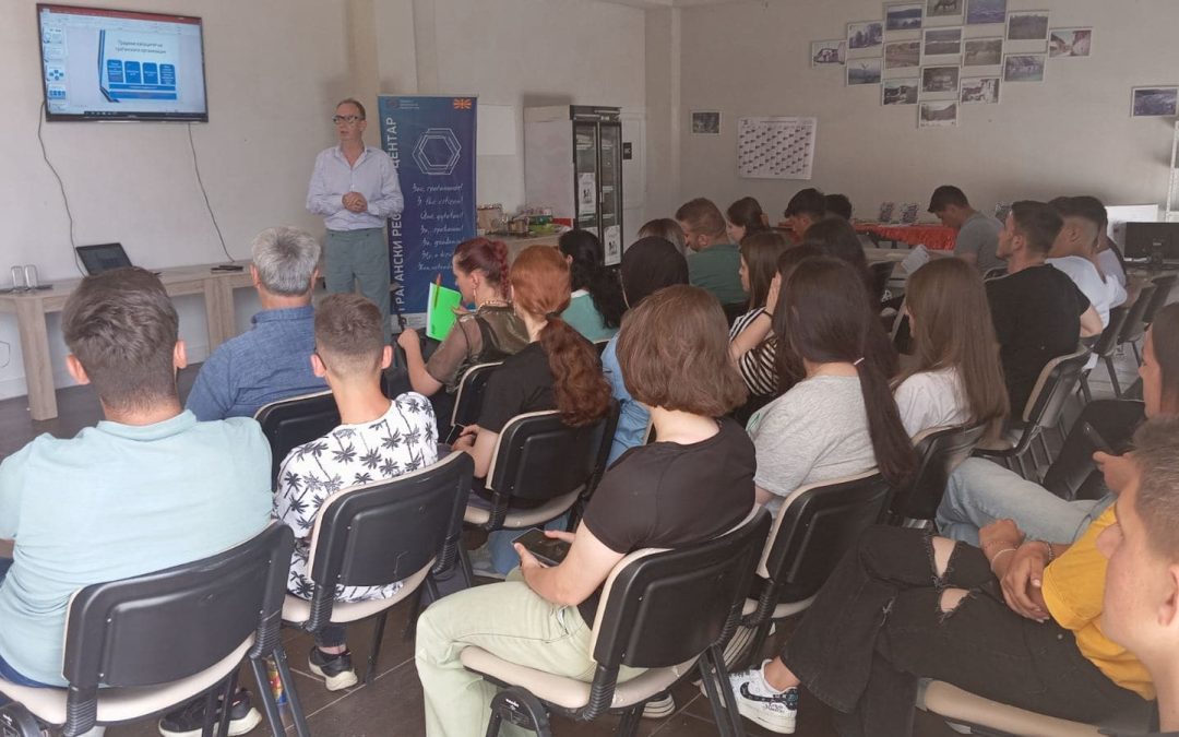 Постои потреба од јакнење на граѓанското општество во Центар Жупа